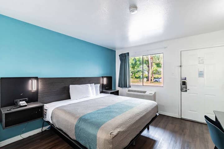 Room 5 of 22