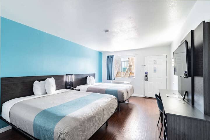 Room 14 of 22