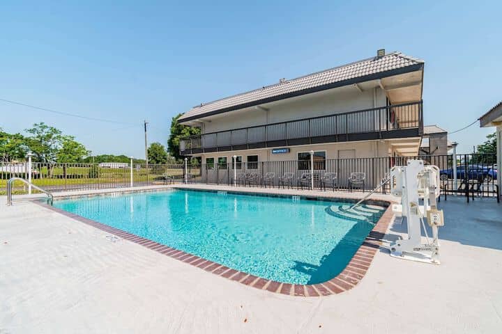 Pool 19 of 22